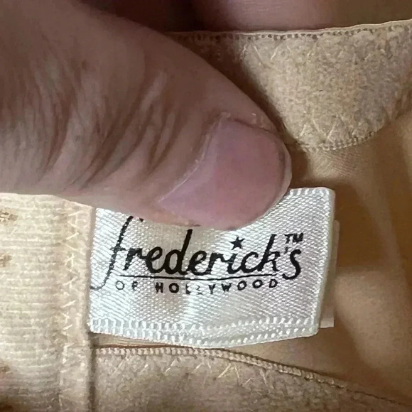 0344. Frederick’s of Hollywood Vintage Underbust‎ Bra 32F Beige Lace Trim - Picture 7 of 7